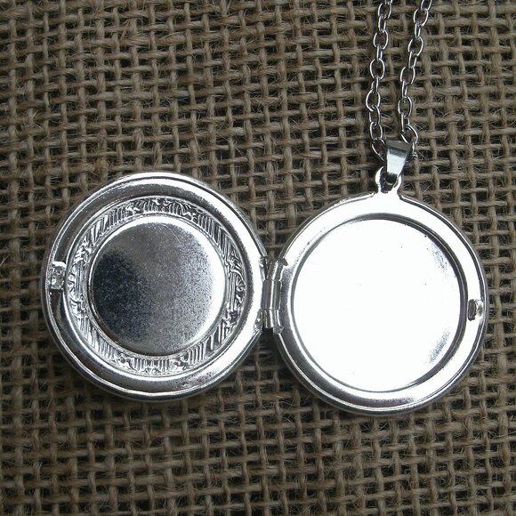 Black Angel Cat Locket Pendant Necklace - Picture 6 of 14